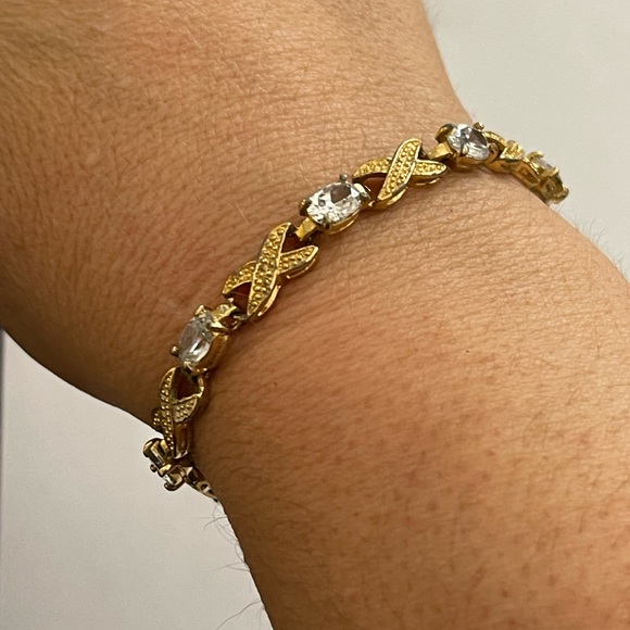 Vintage Jewelry - Oval diamanté classic gold tone metal X Link bracelet